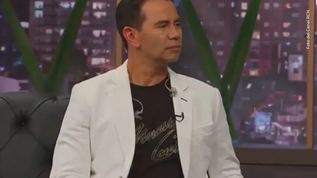 Jhonny Rivera respondió preguntas de seguidores en sus historias de Instagram.