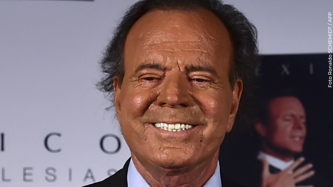 Dos mujeres denuncian a Julio Iglesias por comportamientos inapropiados.