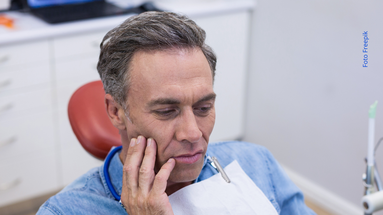 Las muelas del juicio retenidas no tienen espacio suficiente para desarrollarse correctamente.