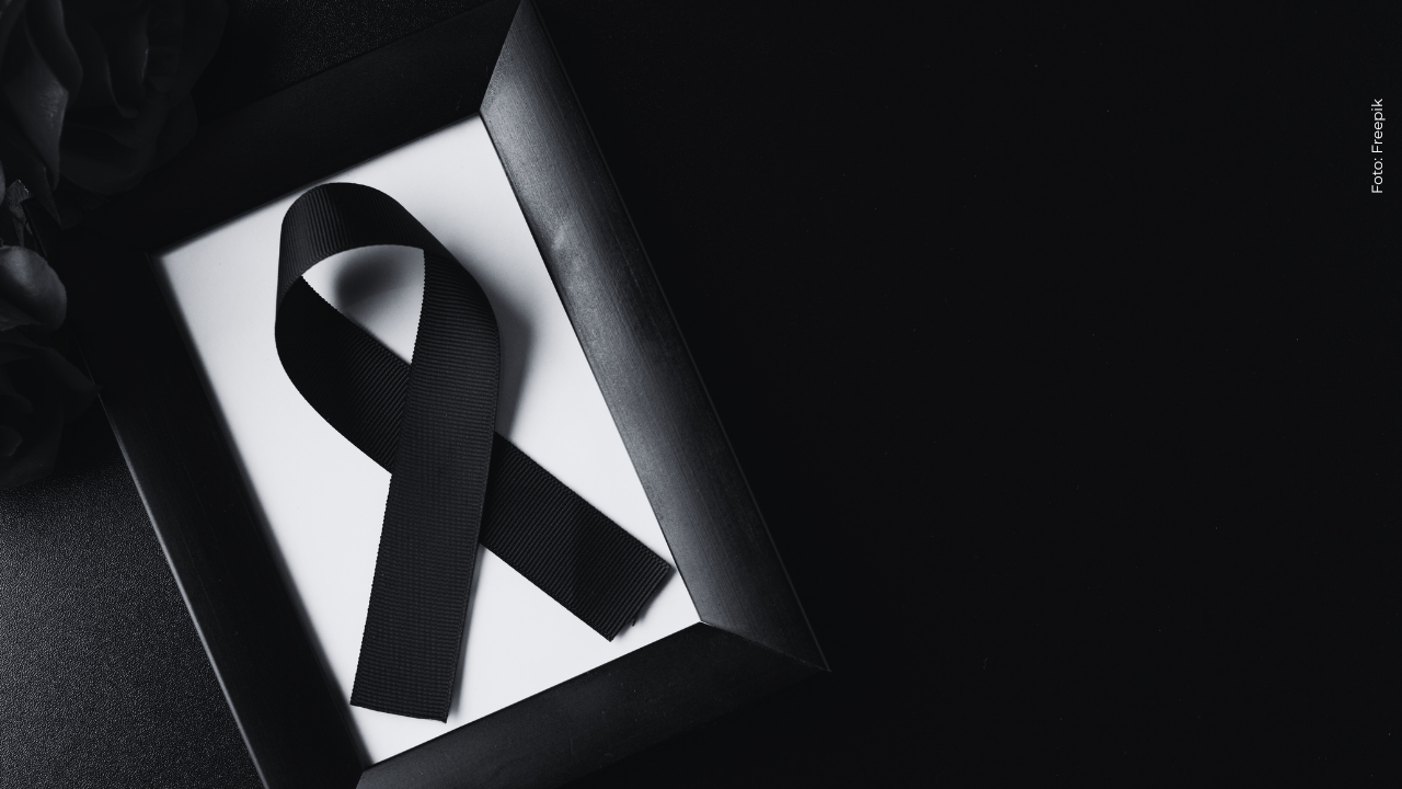 ¡Duelo musical! Falleció distinguido cantante durante un vuelo: ¿de quién se trató?