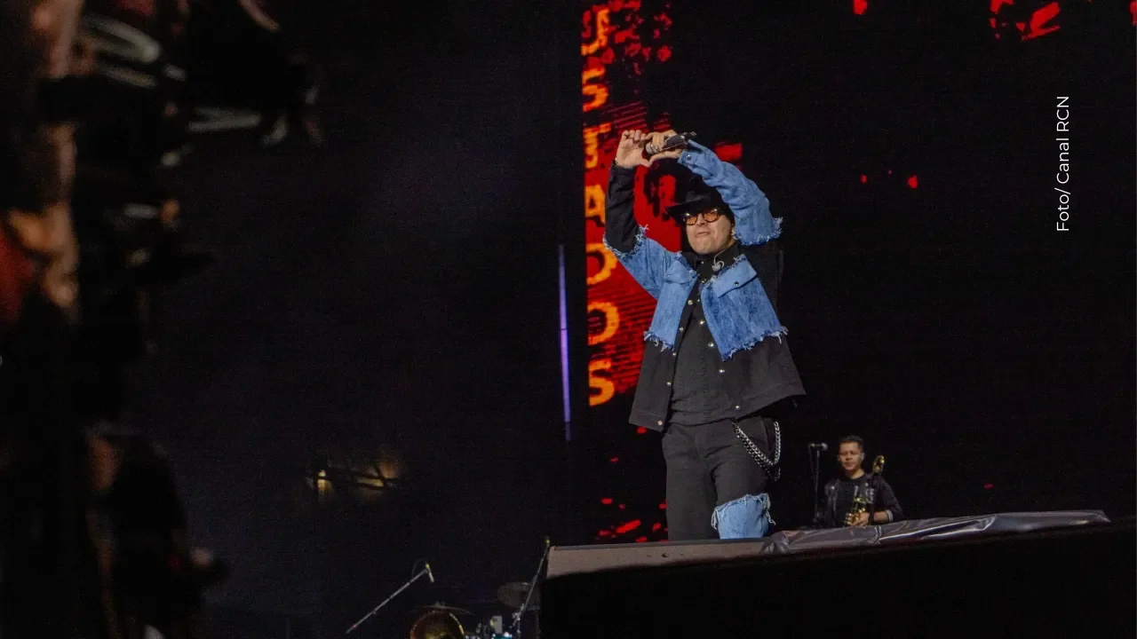 Jhonny Rivera y grandes figuras rinden sentido homenaje musical a Yeison Jiménez.