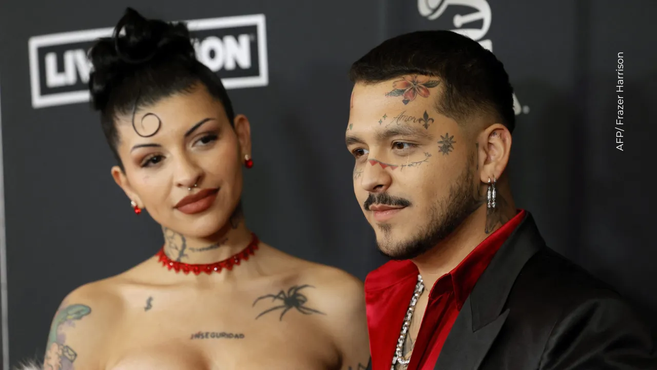 Cazzu habló antes de interpretar su canción “Otro como tú”, nominada a Premio Lo Nuestro.