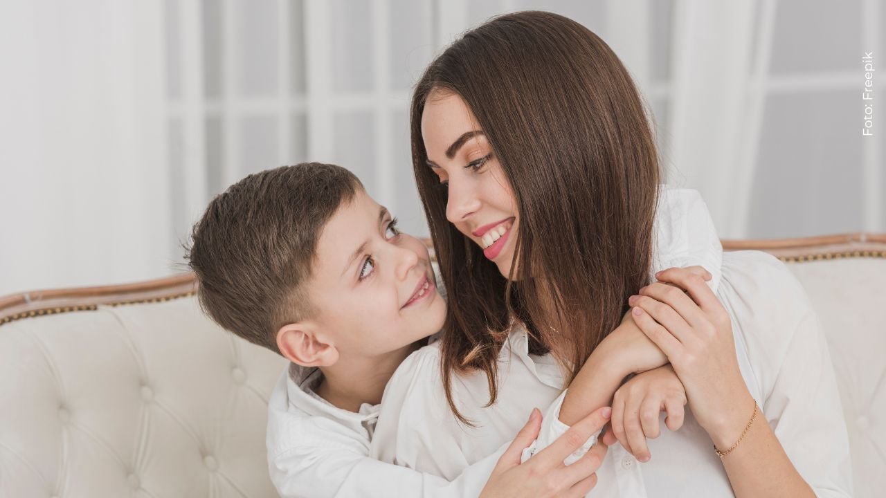 Victoria Ruffo reveló que fue una madre barco con sus hijos