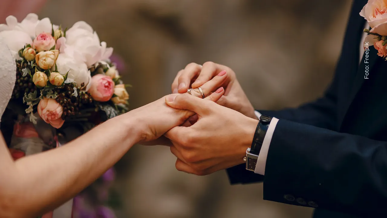 Jenny López reveló detalles de la boda con Jhonny Rivera.