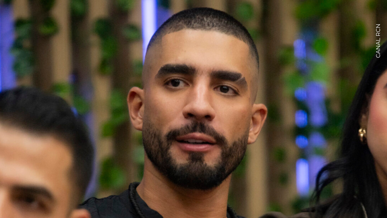 Renzo meneses en la casa de los famosos