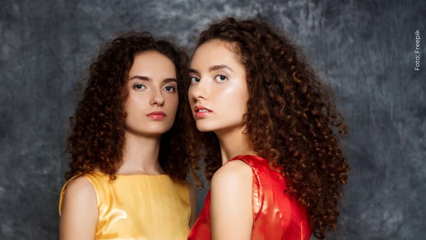 ¿Reales o IA? Las gemelas siamesas que se volvieron virales y enamoran en redes ¿Reales o IA? Las gemelas siamesas que se volvieron virales y enamoran en redes