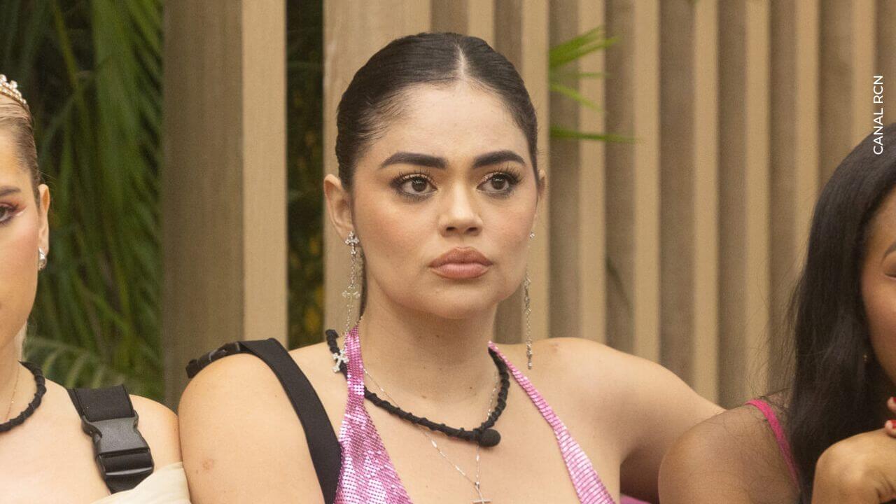 la segura mostro su figura