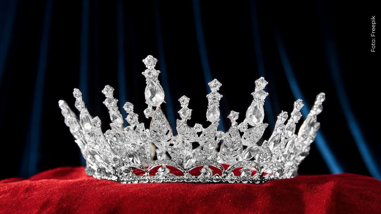 Imagen de una corona de reina de belleza