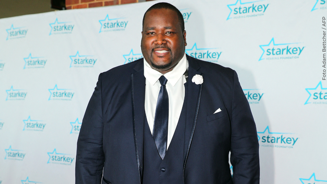 El actor Quinton Aaron se encuentra hospitalizado luego de perder movilidad en sus piernas