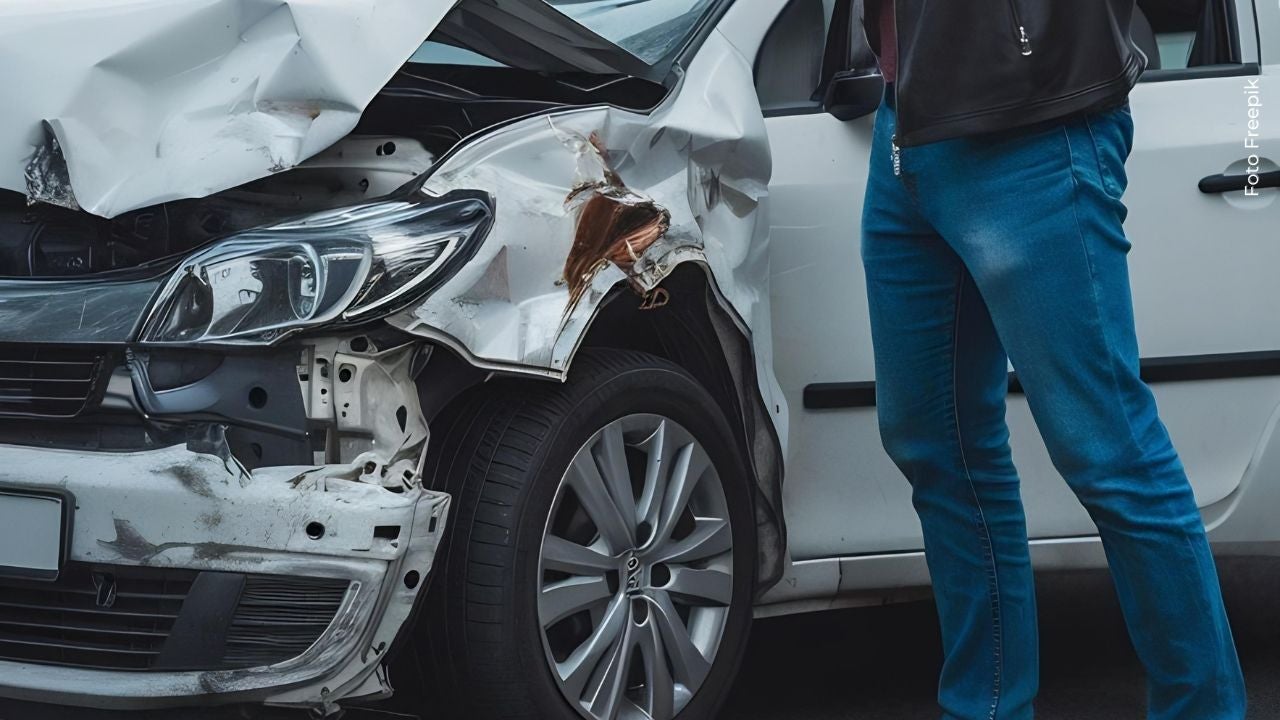 Así quedó el carro de cantante dominicano