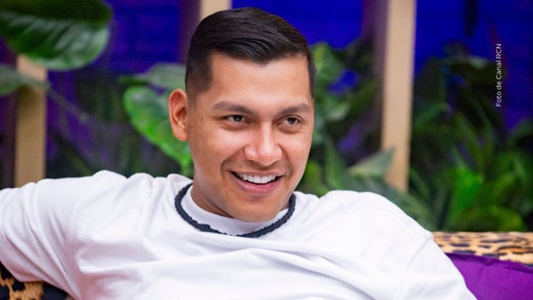 Juanda Caribe se las ingenia para realizar las misiones secretas del supervillano; esto hizo