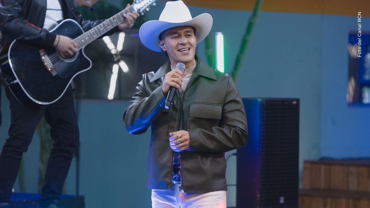 Fans dejan sin palabras a Luis Alfonso con curioso regalo durante su más reciente show