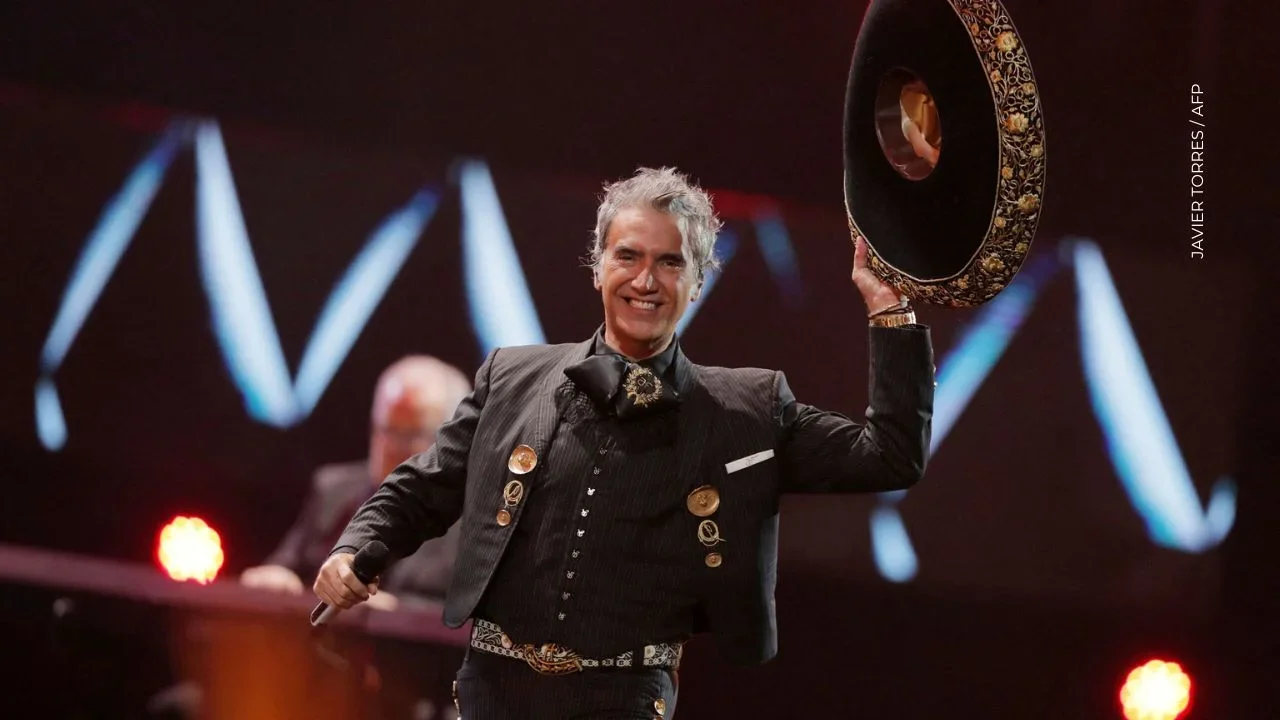 Alejandro Fernández reapareció en los escenarios y emocionó a sus fans tras superar un delicado momento de salud.