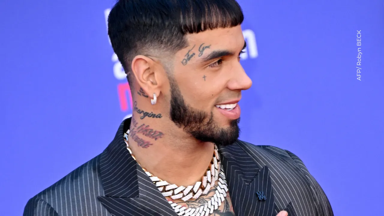 Anuel AA se dejó ver nuevamente y sorprendió con su aspecto actual.