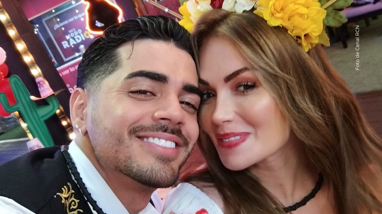 Sara Afirmó que salió con Jay Torres. 