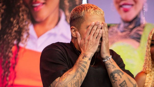 Altafulla reaparece con una pierna vendada y preocupa a sus seguidores en redes; ¿qué le pasó?