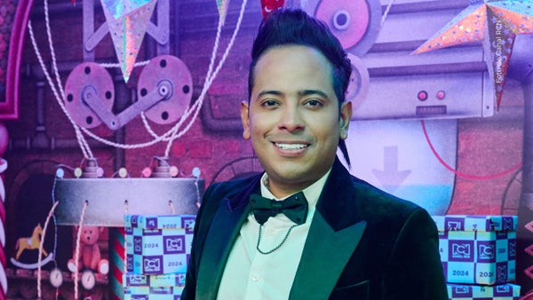 Orlando Liñán se despidió de su tradicional estilo y presentó un radical cambio de look; así luce