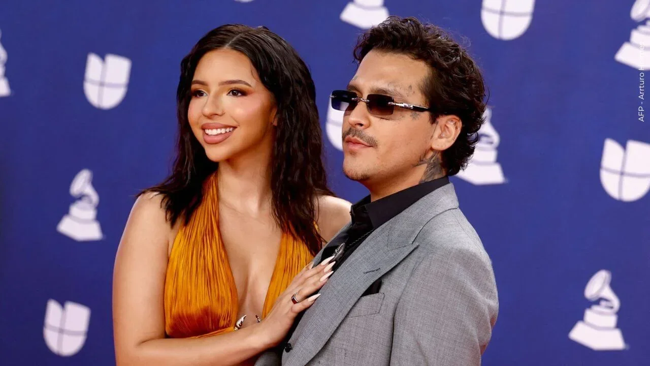 Ángela Aguilar compartió un tierno momento con Nodal mientras esperan su boda religiosa.