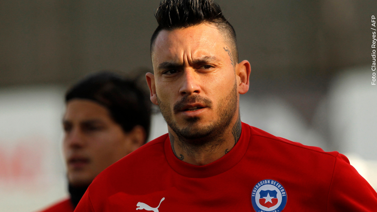 Mauricio Pinilla reveló tener cáncer de piel por la alta exposición al sol.