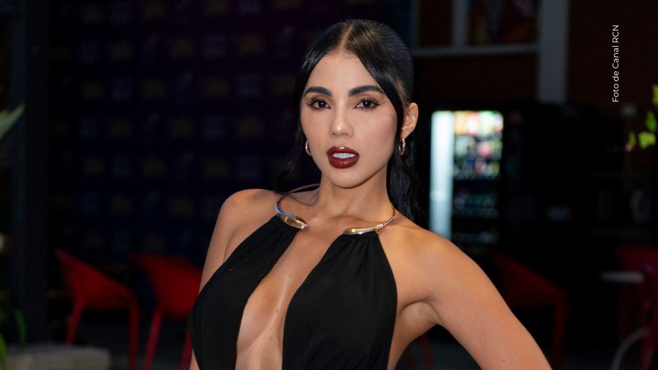 Karina García cantó rancheras. 