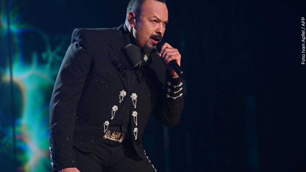 Pepe Aguilar aclaró que su familia se encuentra a salvo.