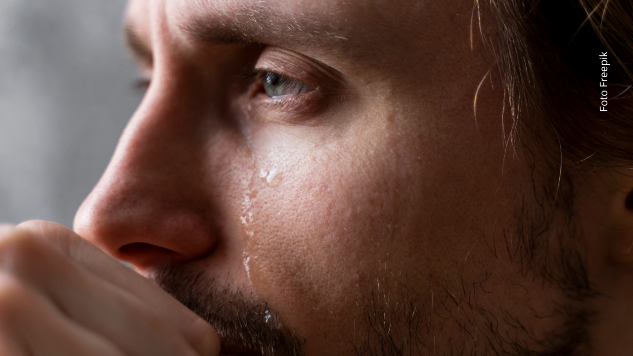 Especialistas explican que llorar más a los 60 es un proceso emocional natural.