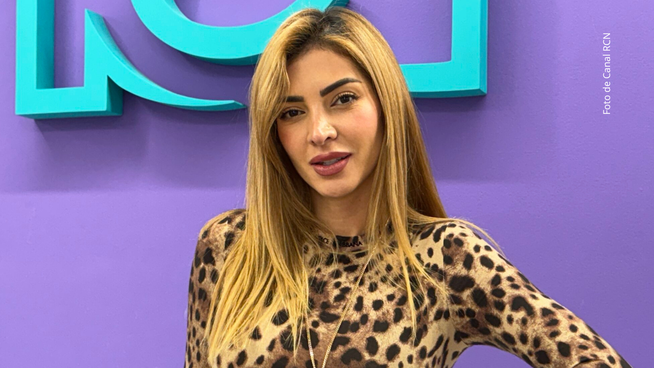 Dani Duke posando a la cámara.