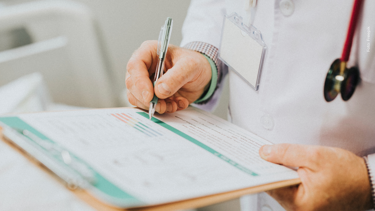 Famosa celebridad del entretenimiento causa preocupación tras grave infección en su rostro: así luce