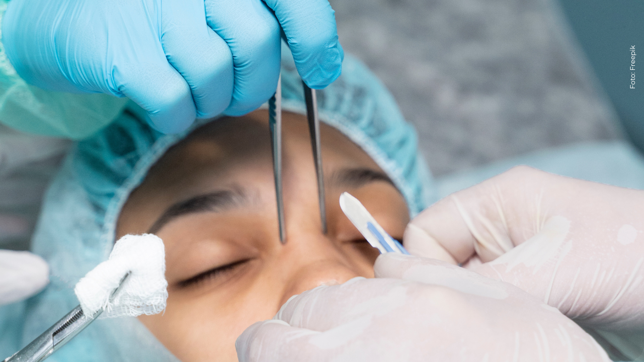 Famosa celebridad del entretenimiento causa preocupación tras grave infección en su rostro: así luce