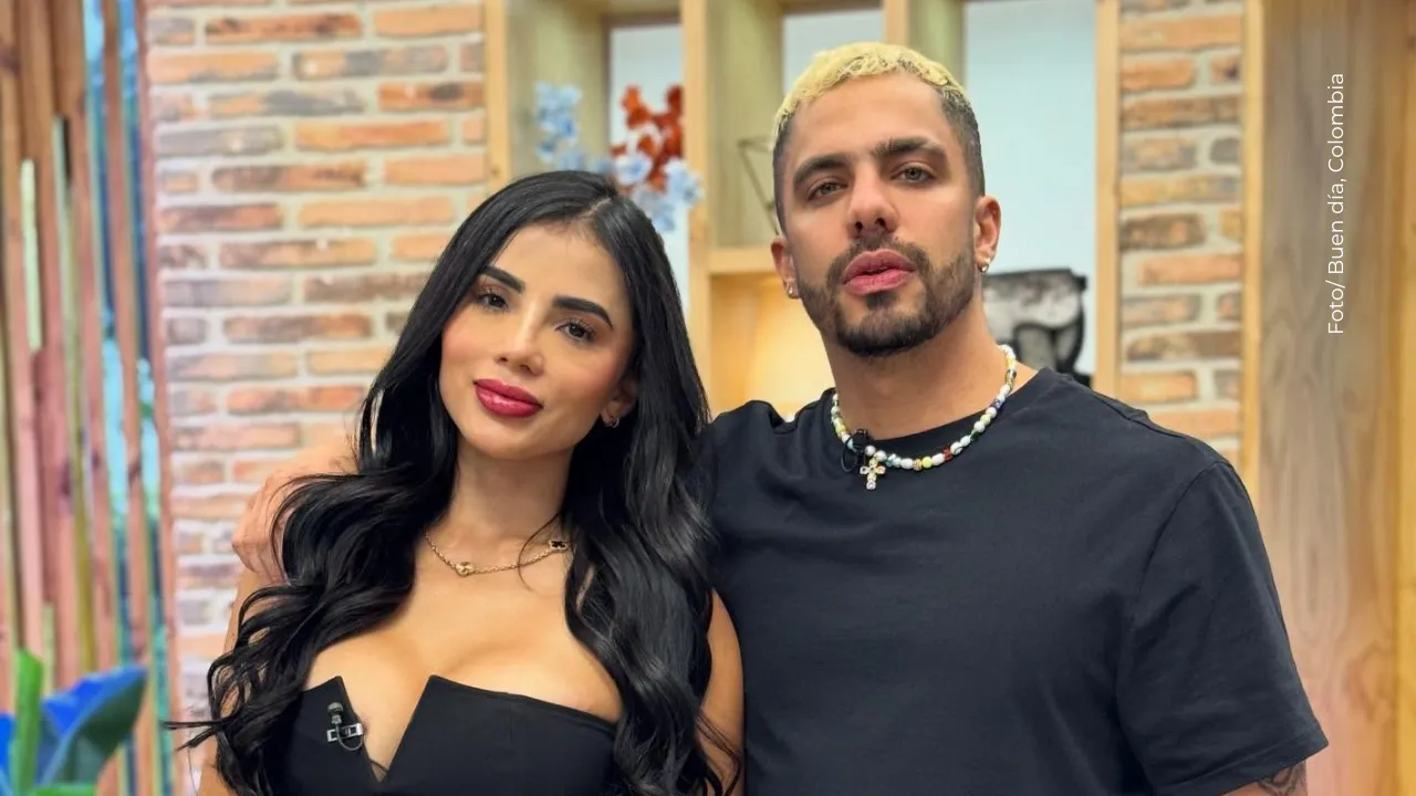 Karina García y su novio Kris R coincidieron con Altafulla en Premios Lo Nuestro