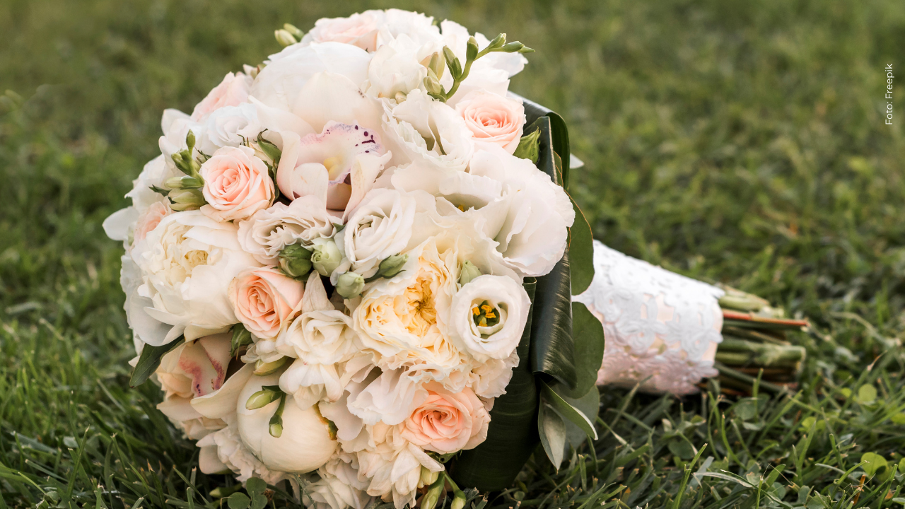 Jenny López hizo confesión de su boda con Jhonny Rivera: ¿qué significa lanzar el ramo de novia?