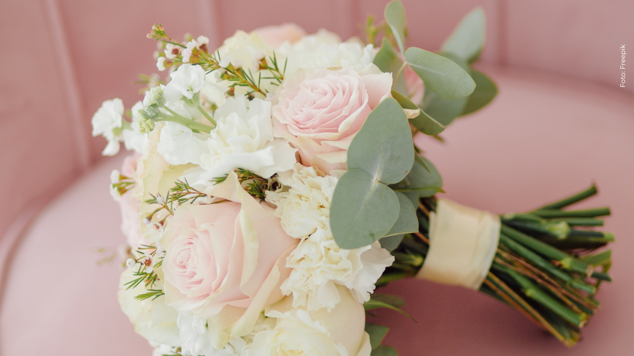 Jenny López hizo confesión de su boda con Jhonny Rivera: ¿qué significa lanzar el ramo de novia?