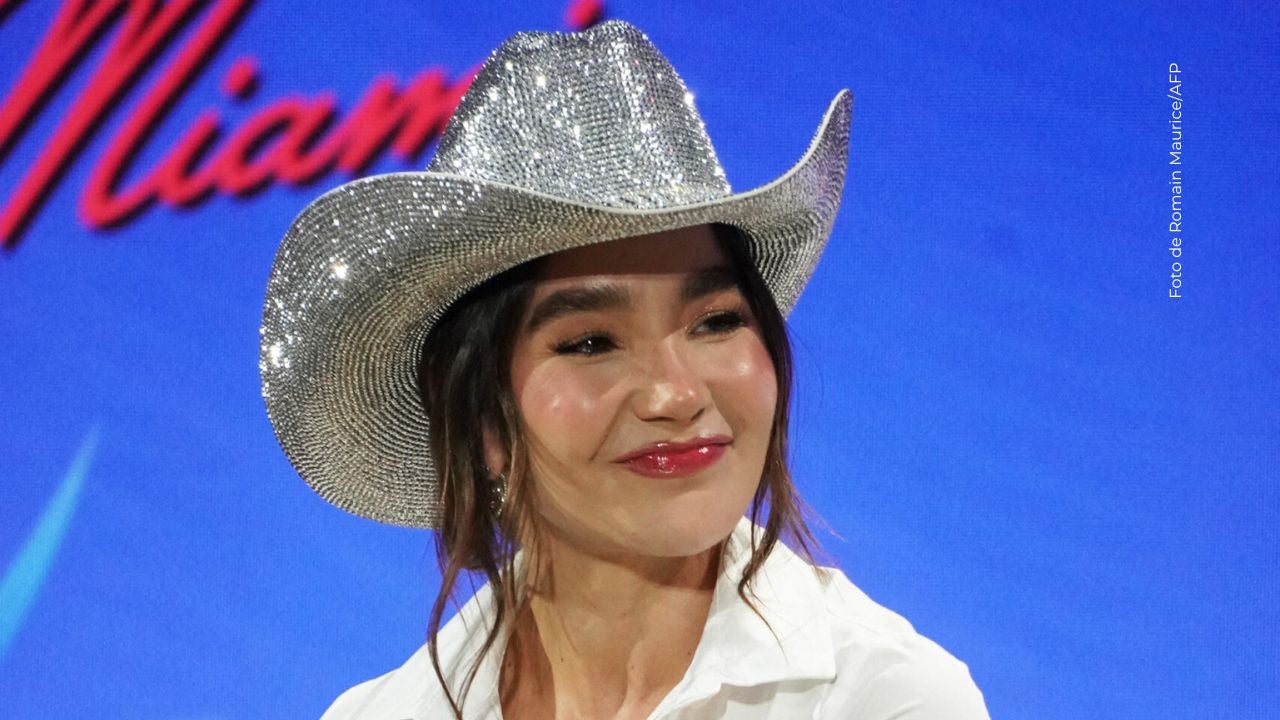 Paola Jara se muestra emocionada.