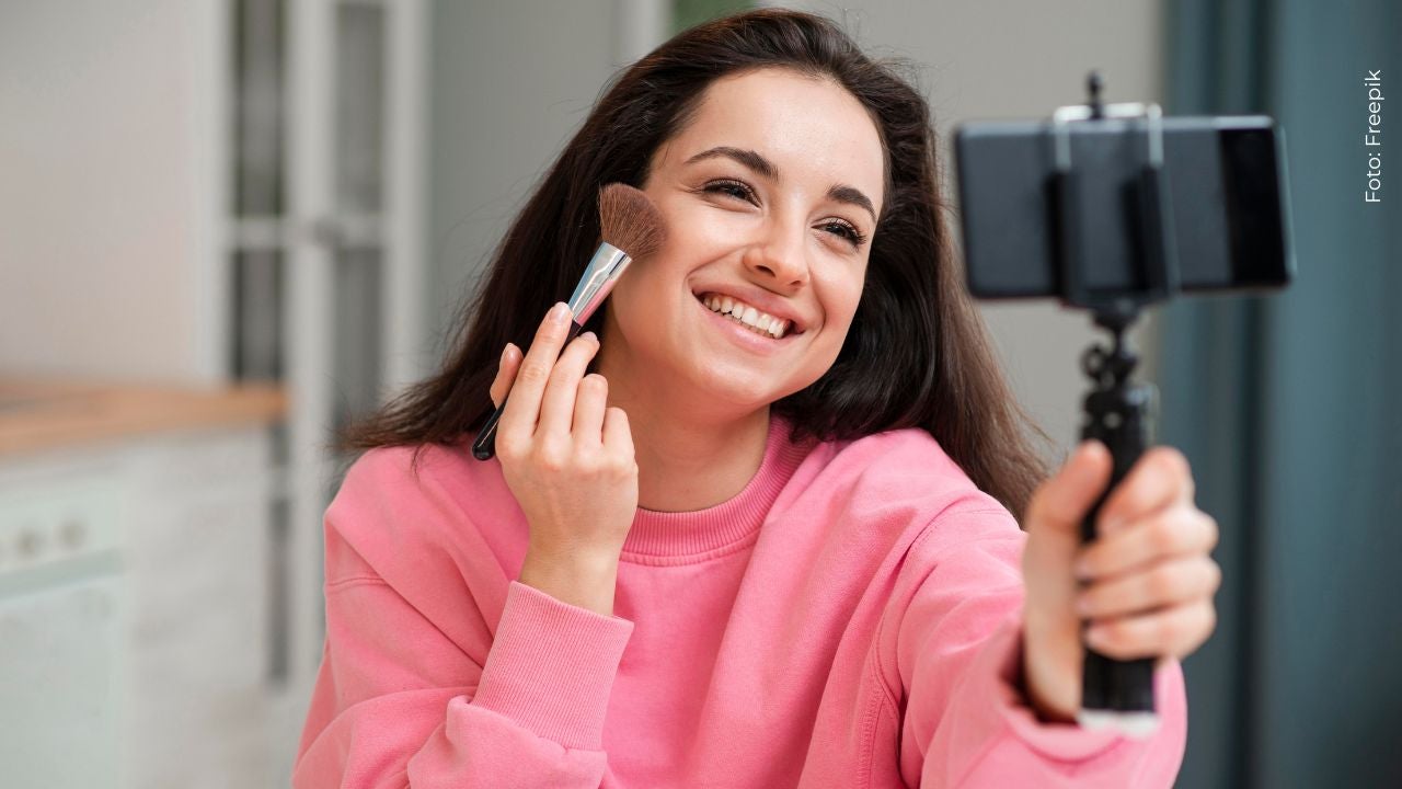 La influencer Karina Torres vivió un momento de suspenso cuando un fan entró a su casa