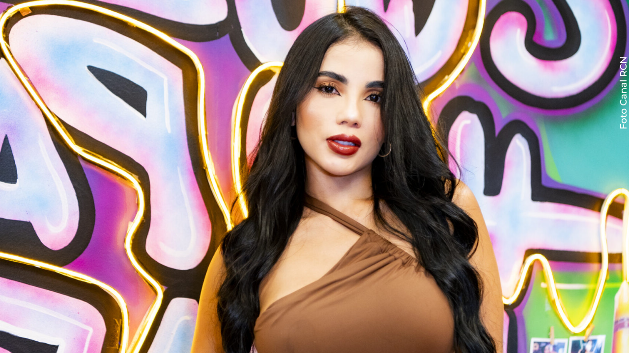 Karina García se encuentra en una relación con Kris R.