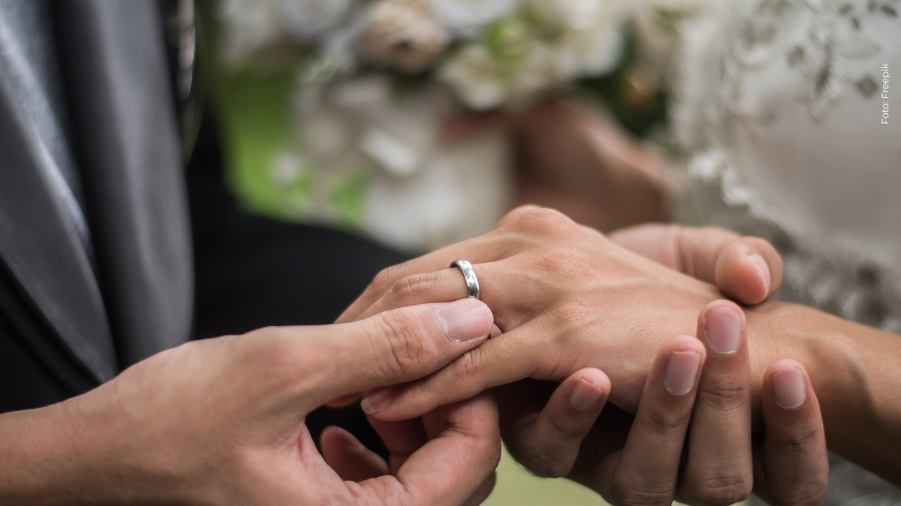 Distinguida celebridad del entretenimiento se casó: el novio se quebró en llanto durante la boda