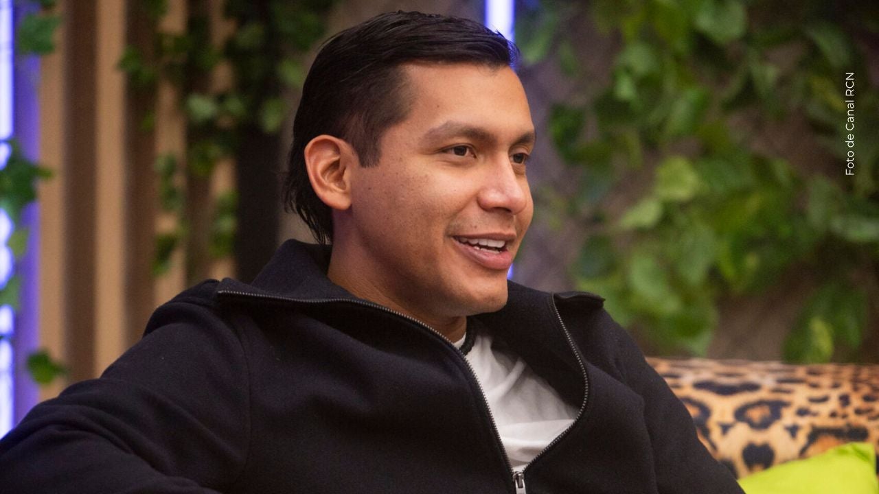 Juanda Caribe aconseja a Mariana Zapata y Eidevin. 