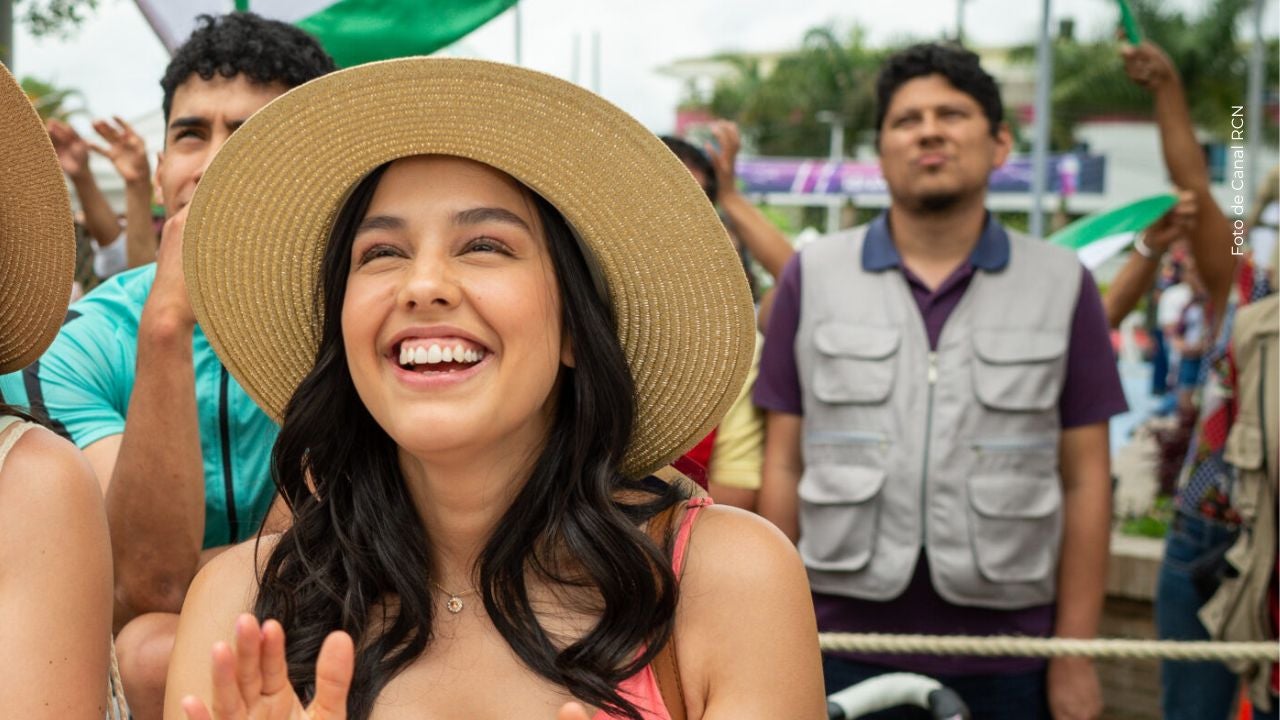 Ana María Estupiñán muestra a su bebé.