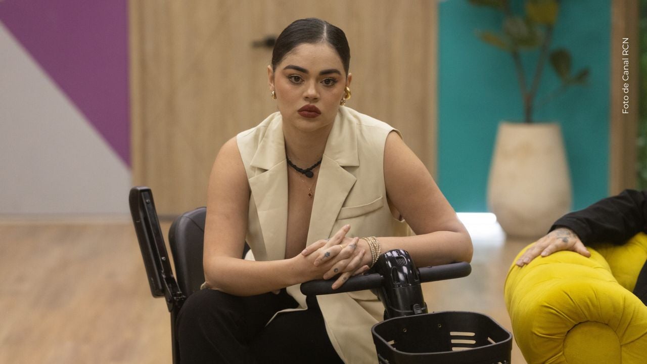 La Segura se muestra muy feliz.