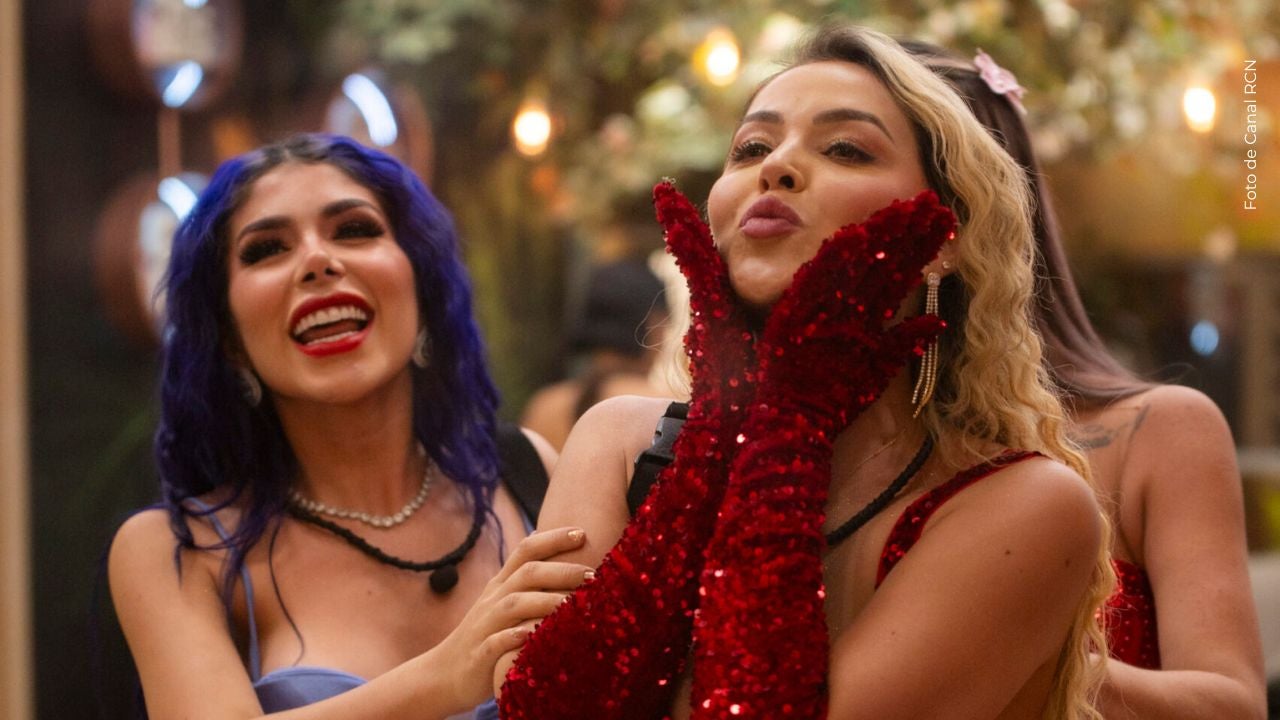 Alexa Torrex y Yuli Ruiz discuten.