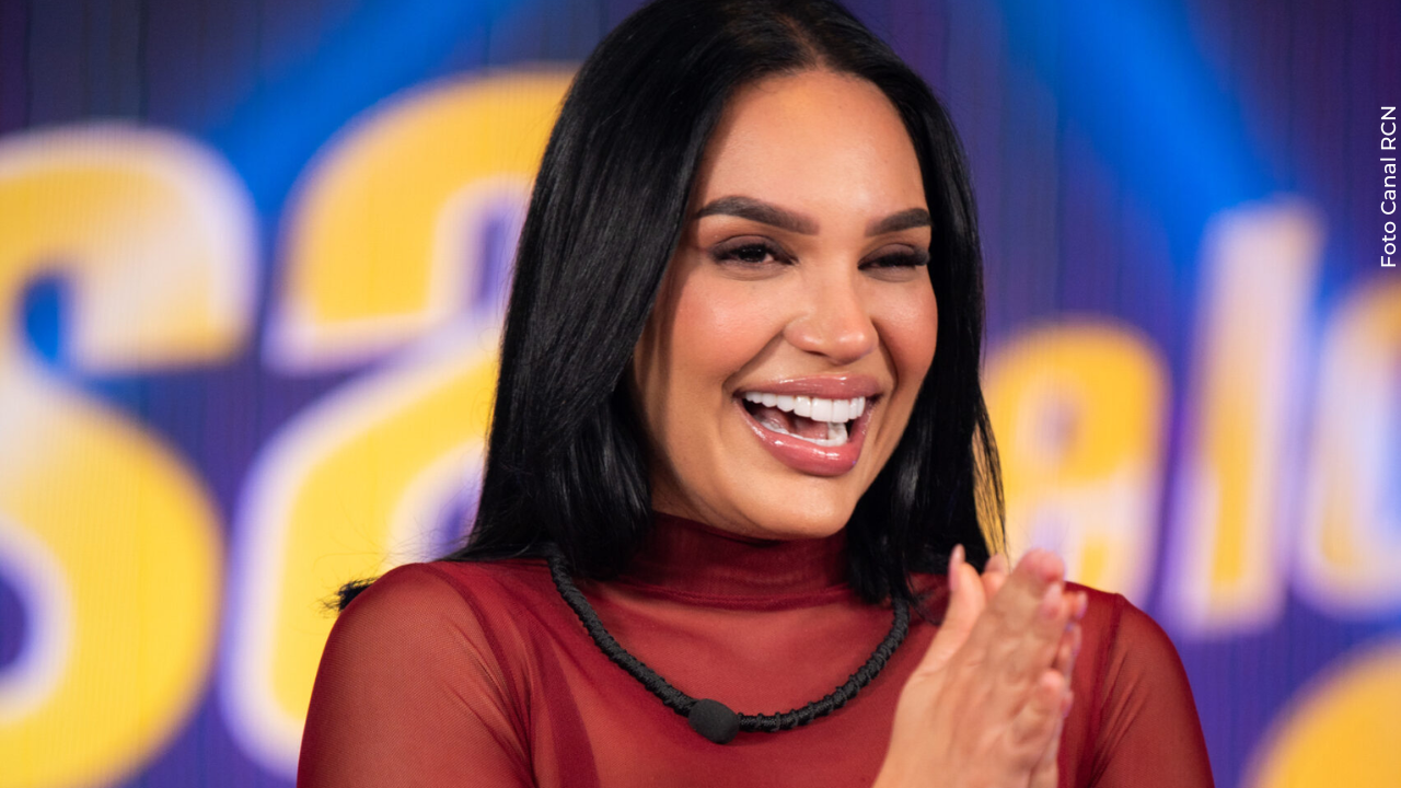 Andrea Valdiri es madre de dos niñas