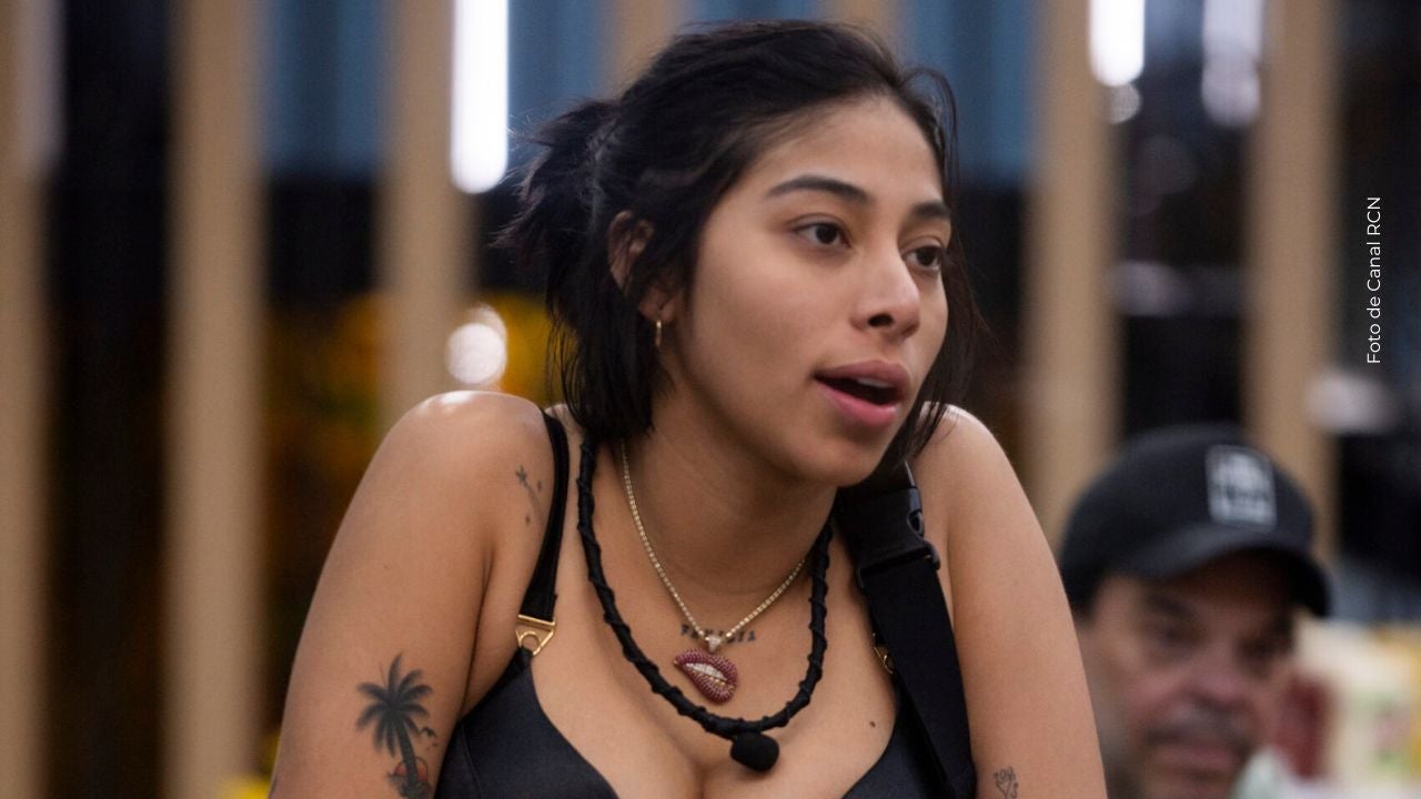 Karola le dice a Valentino Lázaro que lo espera en el posicionamiento.