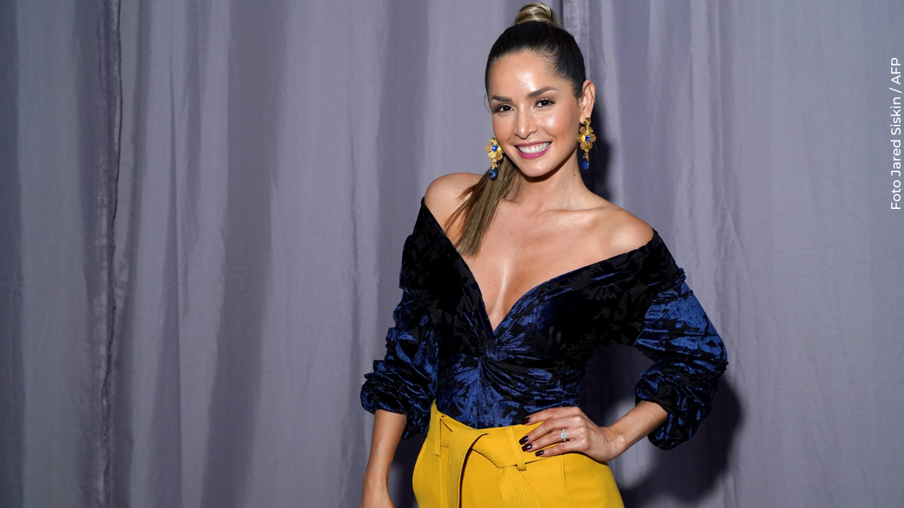 Carmen Villalobos responde a supuestos rumores de infidelidad.