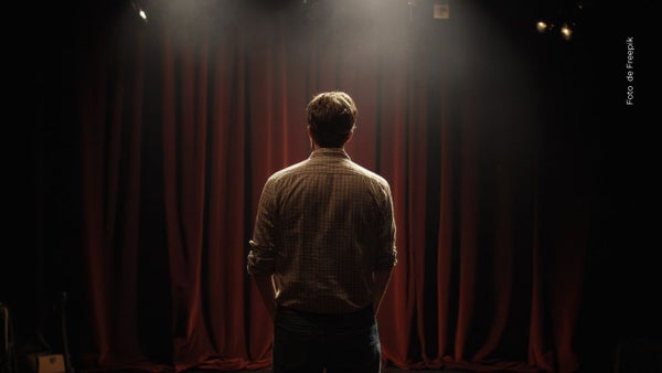 Reconocido actor colombiano reveló fotos inéditas de su juventud en los años noventa; así se veía