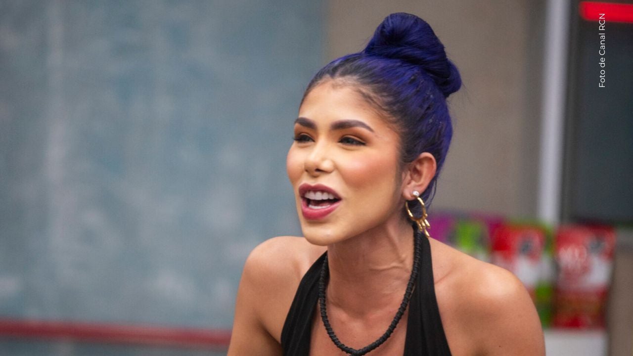 Alexa Torrex llora al hablar de su compromiso.