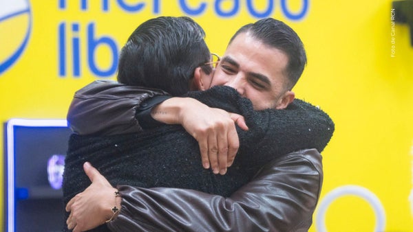 Juanda Caribe tuvo inesperada reacción a la salida de Juan Palau en La casa de los famosos; ¿qué hizo?