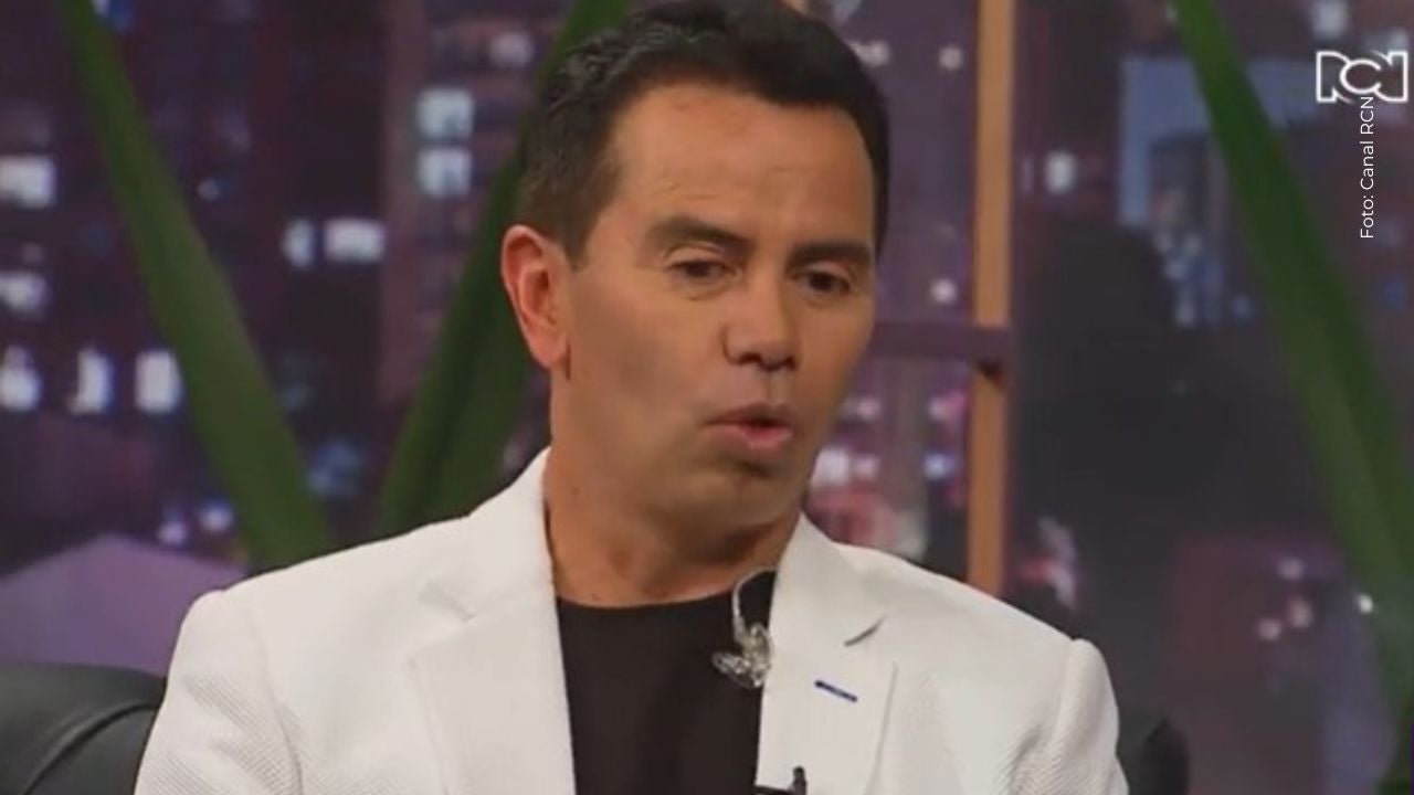 Jhonny Rivera sorprende con "Si te vi no me acuerdo" y bromea: ahora estoy soltero otra vez