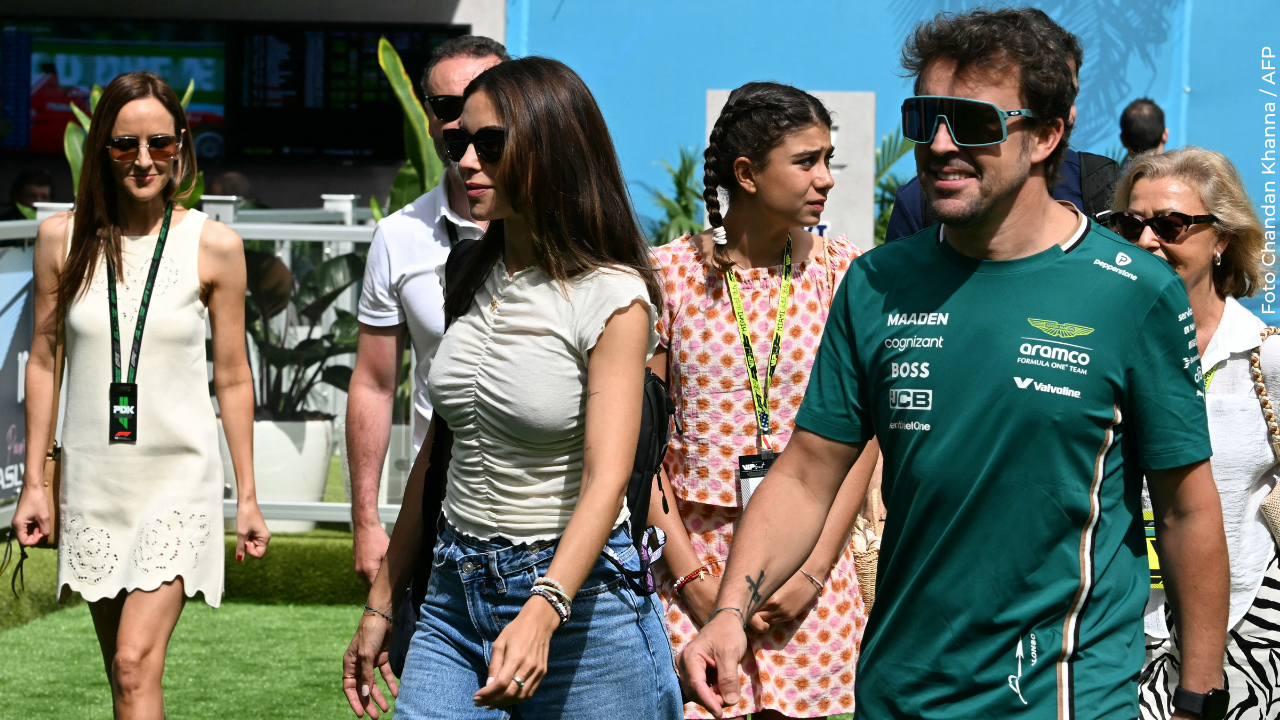 Fernando Alonso y Melisa Jiménez le dieron la bienvenida a su primer hijo juntos