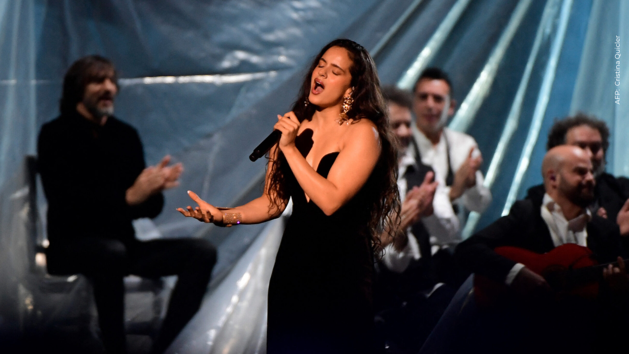 La Rosalía causa preocupación tras detener concierto por complicaciones de salud: ¿qué reveló?