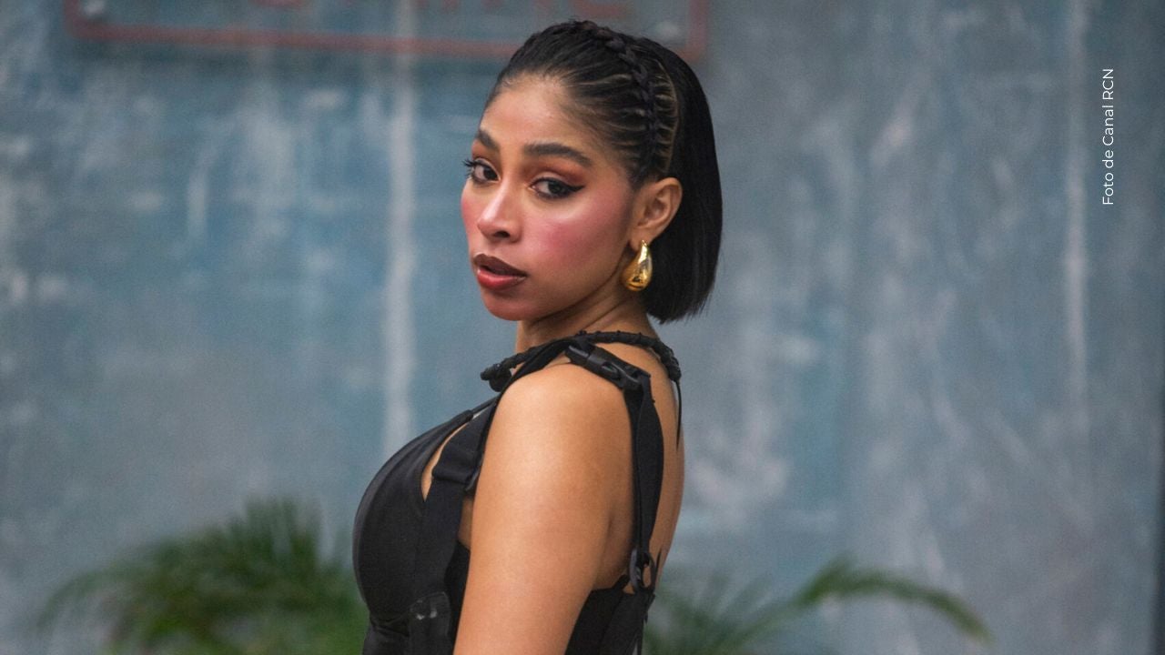 Karola revela que su romance con Eidevin no avanza por un tercero. 